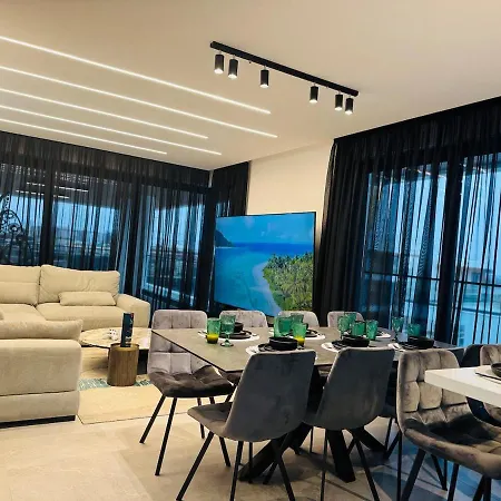 Makenzie View Penthouse