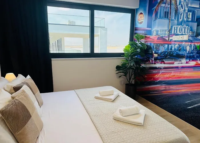 Makenzie View Penthouse Apartament