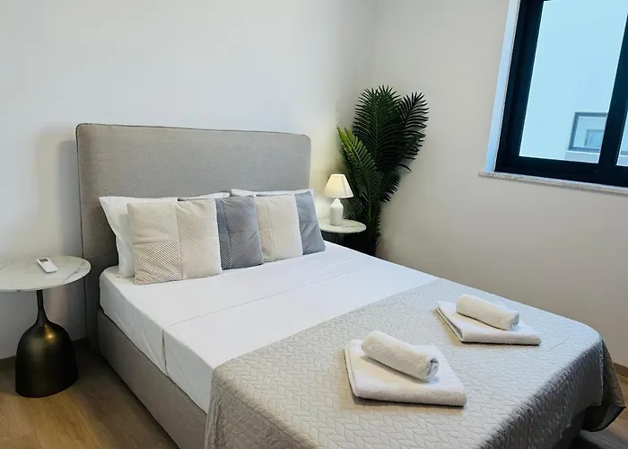 Makenzie View Penthouse Apartment *